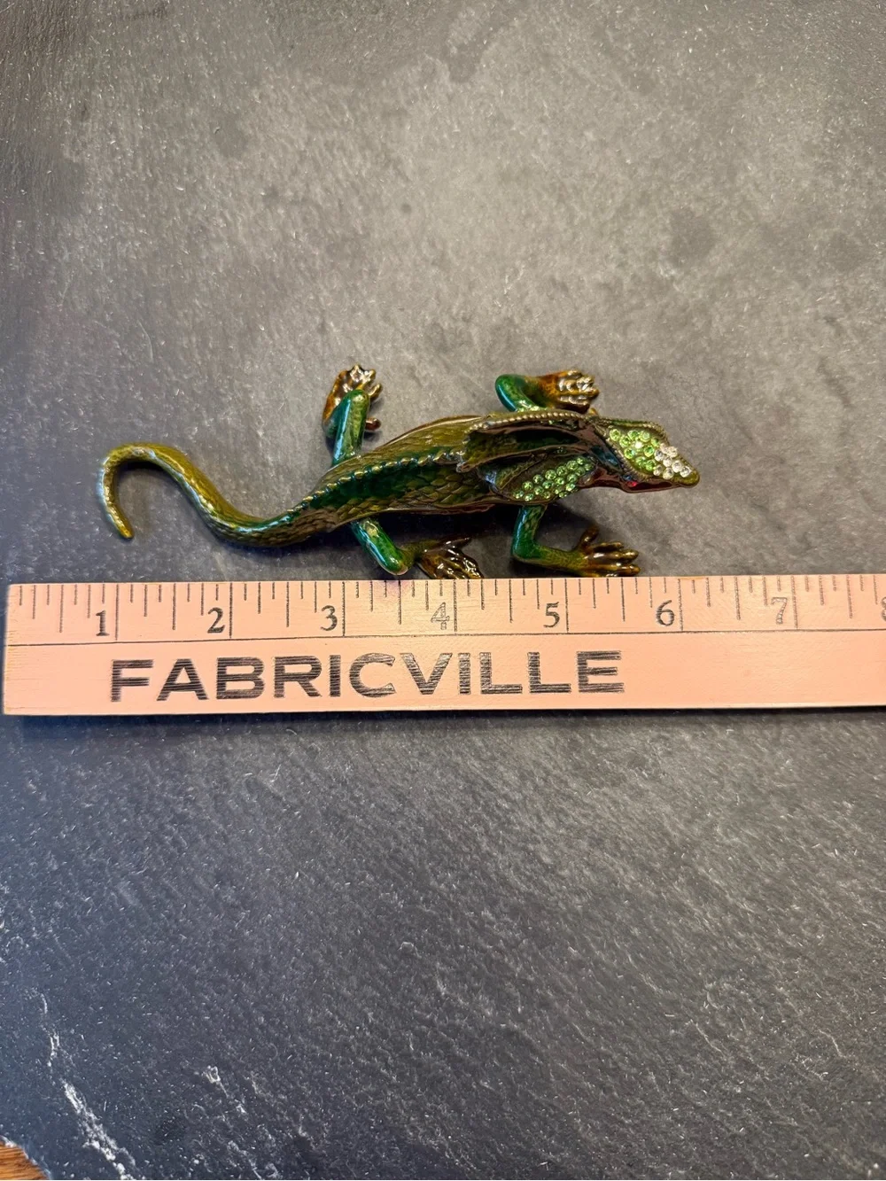 Vntg enamel lizard kimono dragon iguana trinket box crystal jewel magnetic hinge